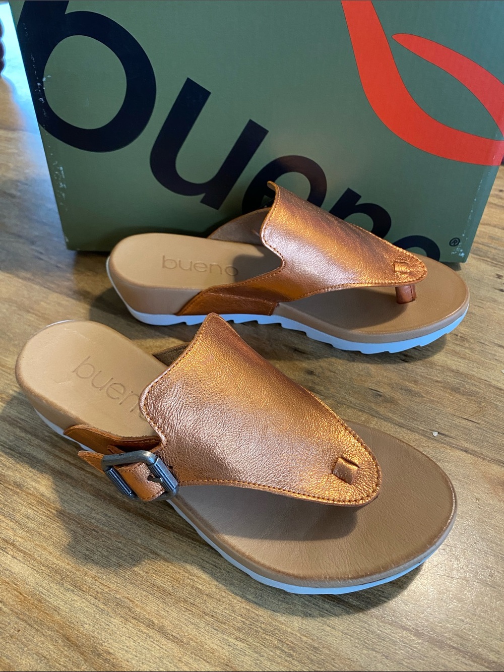 Bueno Women's Metallic Copper Frany Slide Thong Sandals NIB size 36